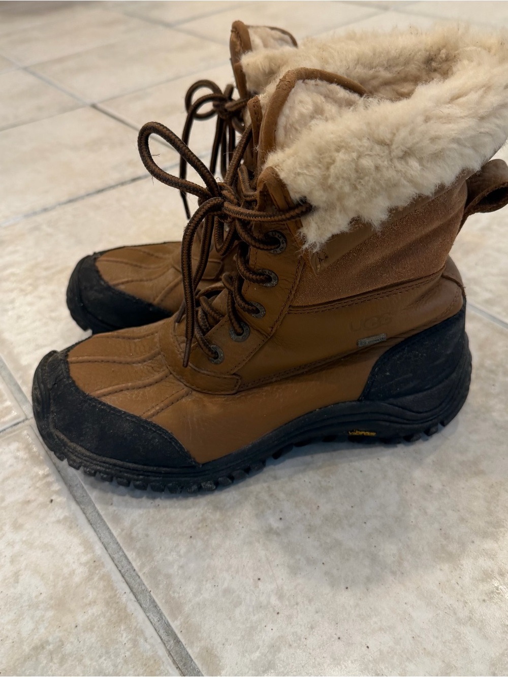 UGG Adirondack II Tan & Black Lace-Up Shearling Winter Boots